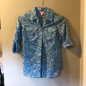 Lilly Pulitzer blue print camp shirt